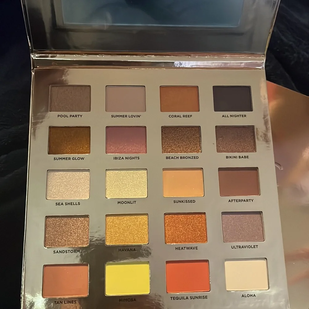 NIB ICONIC LONDON
Sunrise Eyeshadow Palette - Picture 6 of 6